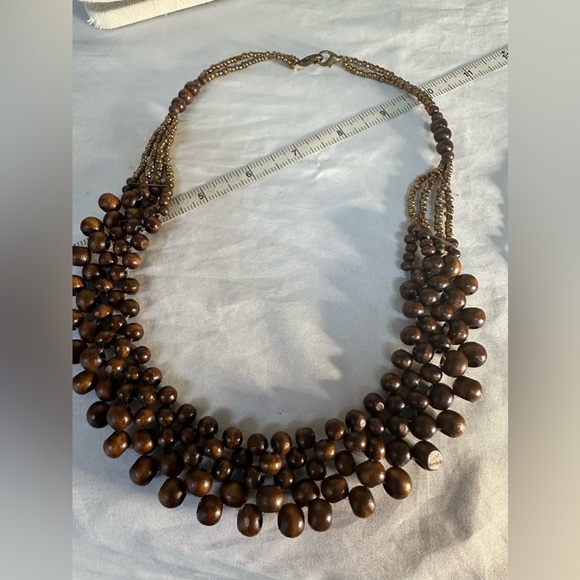 Two coordinating neutral tone necklaces - Picture 7 of 9